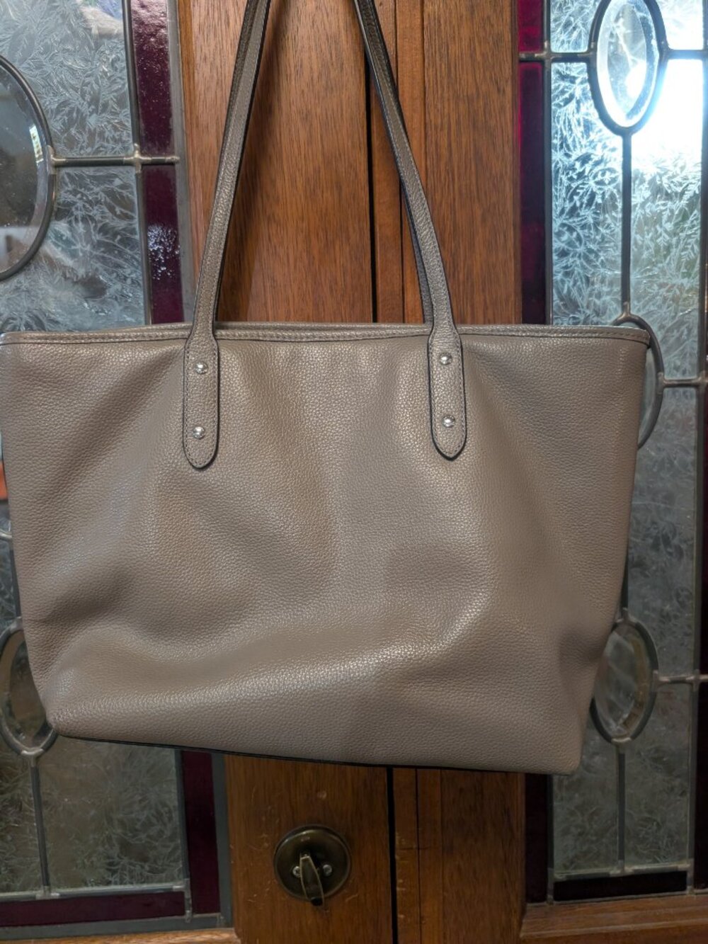 limited-edition Coach Zip Tote with embroidered Lou - Picture 4 of 5